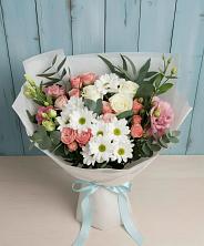 Букет цветов из:  Розы, Лизиантусы и Хризантемы в Усть-Илимске