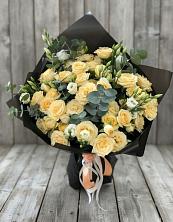 Букет цветов из:  Розы и Лизиантусы в Усть-Илимске