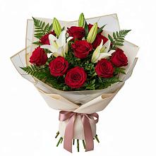 Букет цветов из:  Лилии и Розы в Усть-Илимске