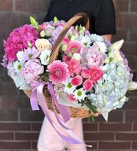 Цветочная композиция из Розы, Хризантемы, Пионы и Лизиантусы в корзине #REPLACE_PRED# Усть-Илимске