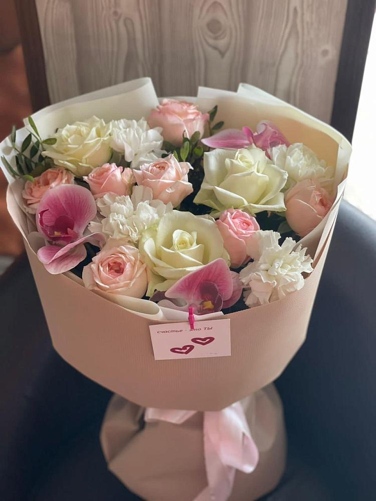 Букет цветов из: Орхидеи, Розы и Гвоздики в Усть-Илимске