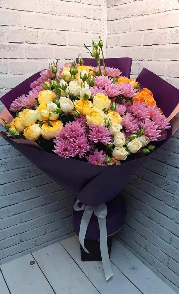 Букет цветов из: Хризантемы и Розы в Усть-Илимске