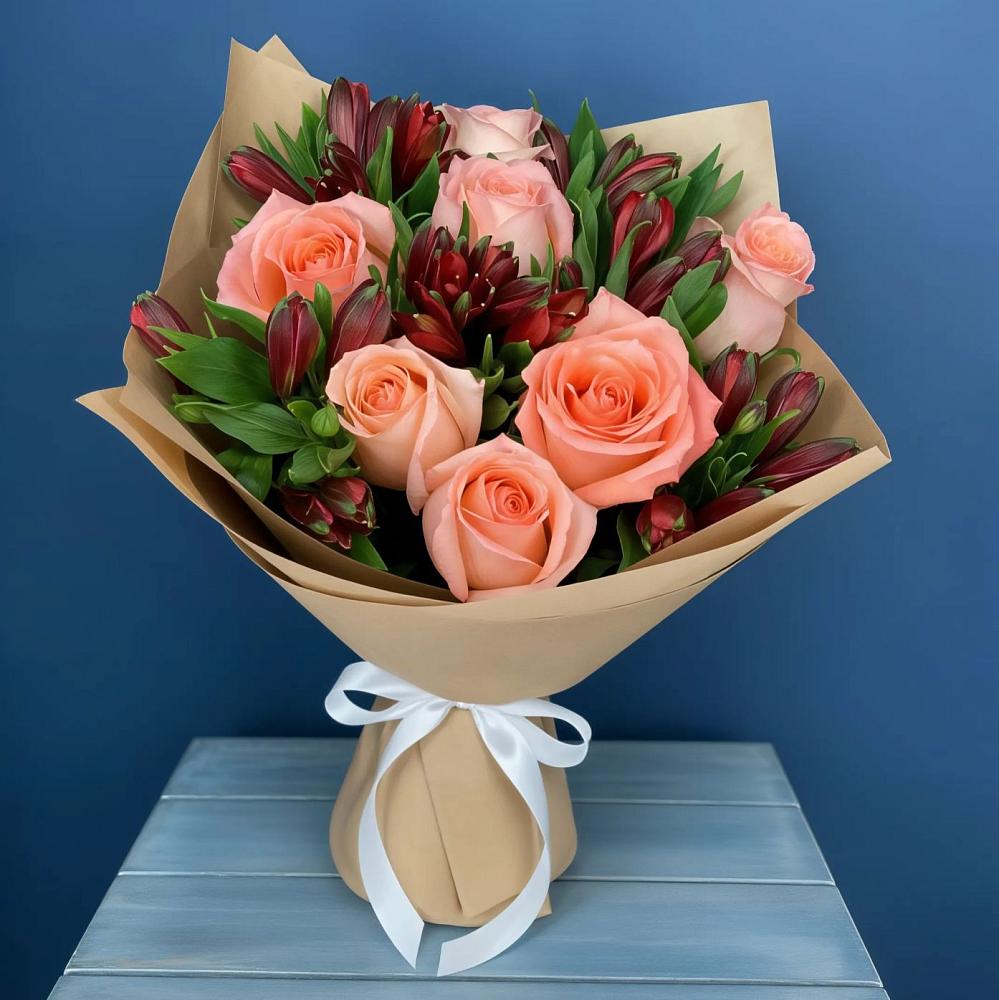 Букет цветов из: Розы и Альстромерии в Усть-Илимске