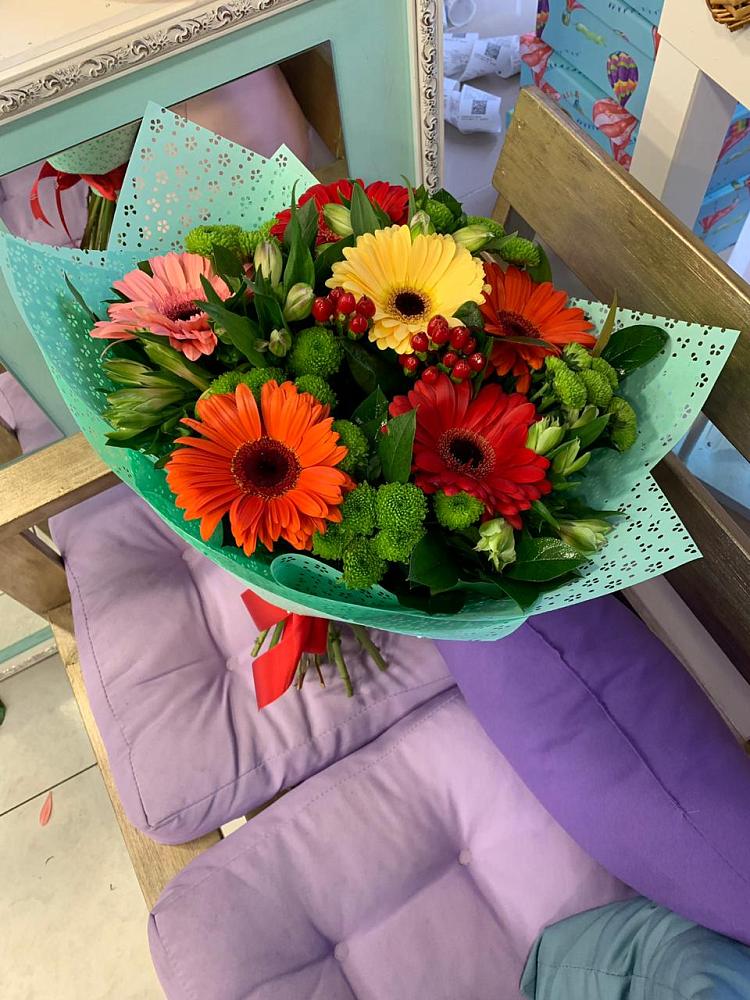 Букет цветов из: Герберы, Хризантемы и Альстромерии в Усть-Илимске