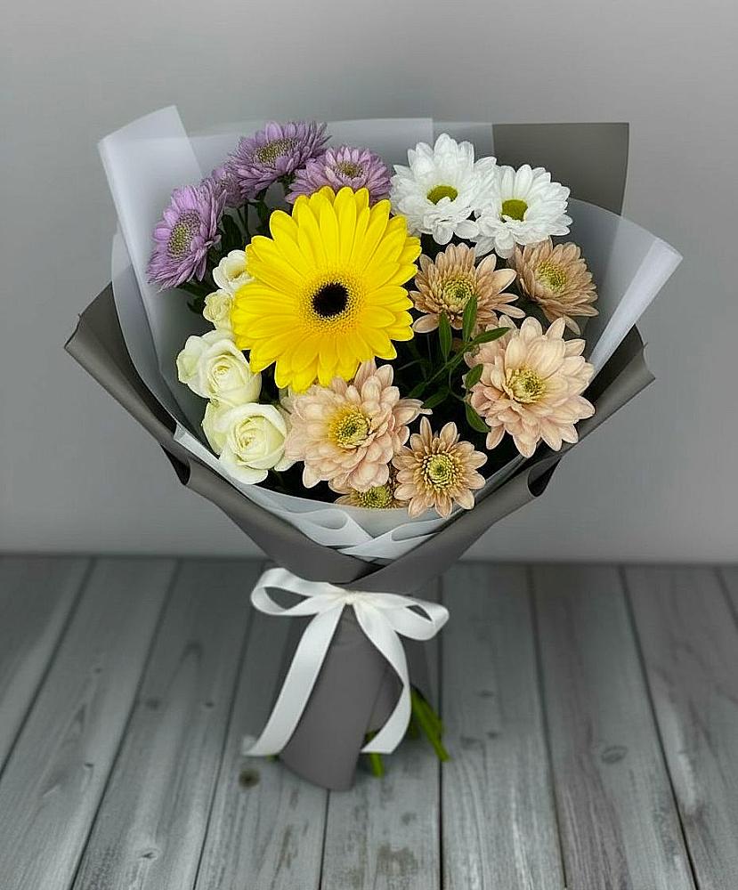 Букет цветов из: Розы, Герберы и Хризантемы в Усть-Илимске