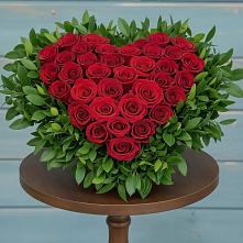 Цветочная композиция из Розы в виде сердца в Усть-Илимске