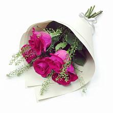 Букет цветов из:  Розы в Усть-Илимске