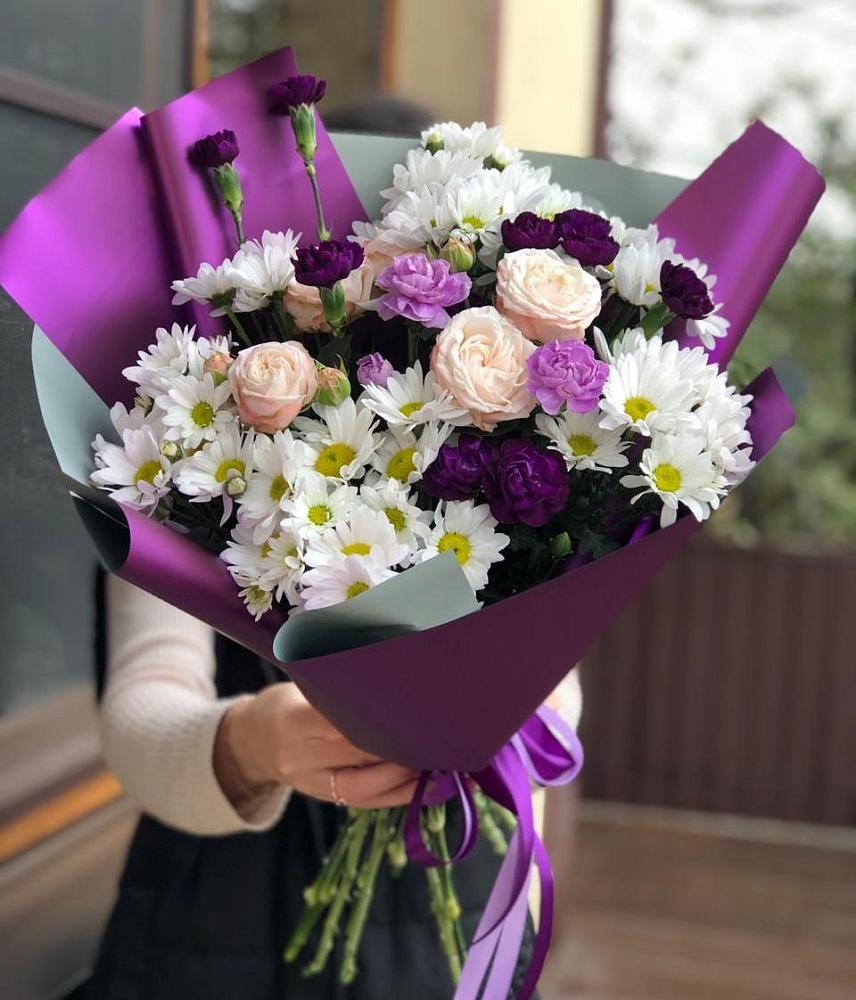 Букет цветов из: Хризантемы, Гвоздики и Розы в Усть-Илимске