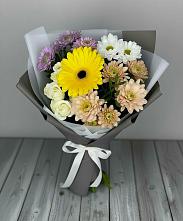 Букет цветов из:  Розы, Герберы и Хризантемы в Усть-Илимске