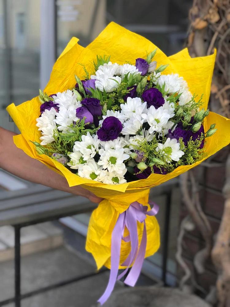 Букет цветов из: Ирисы, Хризантемы и Ромашки в Усть-Илимске