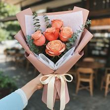 Букет цветов из:  Розы в Усть-Илимске