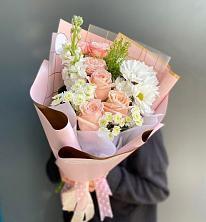 Букет цветов из:  Хризантемы и Розы в Усть-Илимске