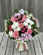 Букет цветов из:  Альстромерии, Гвоздики, Розы и Хризантемы в Усть-Илимске