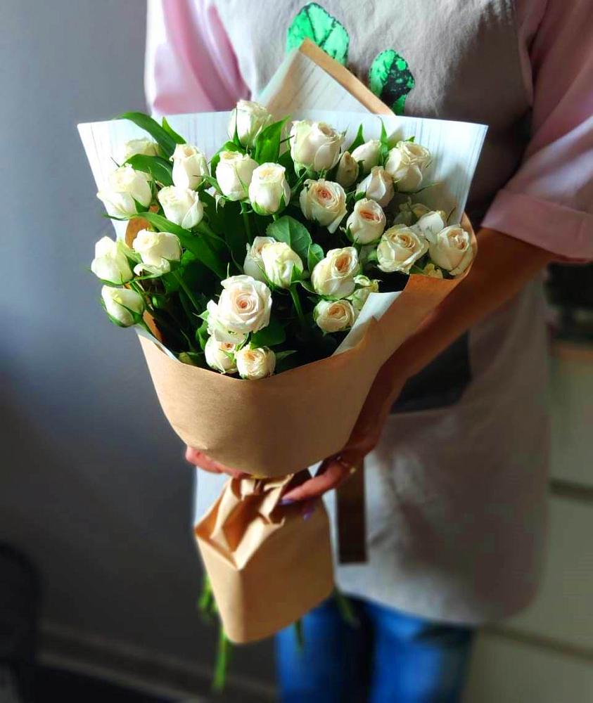 Букет цветов из: Розы в Усть-Илимске