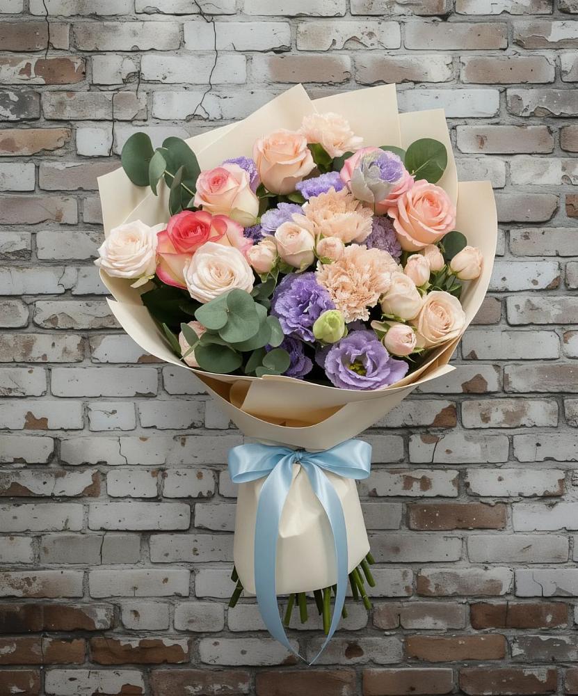 Букет цветов из: Розы, Лизиантусы и Гвоздики в Усть-Илимске