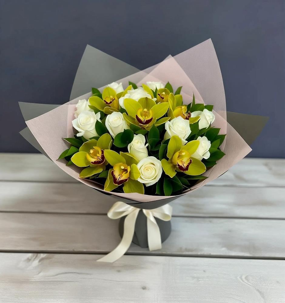 Букет цветов из: Орхидеи и Розы в Усть-Илимске