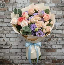 Букет цветов из:  Розы, Лизиантусы и Гвоздики #REPLACE_PRED# Усть-Илимске