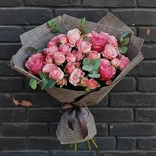 Букет цветов из:  Розы в Усть-Илимске